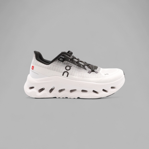 On Running – Black and White