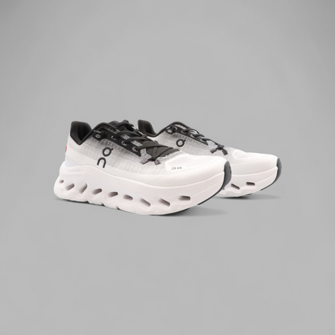On Running – Black and White